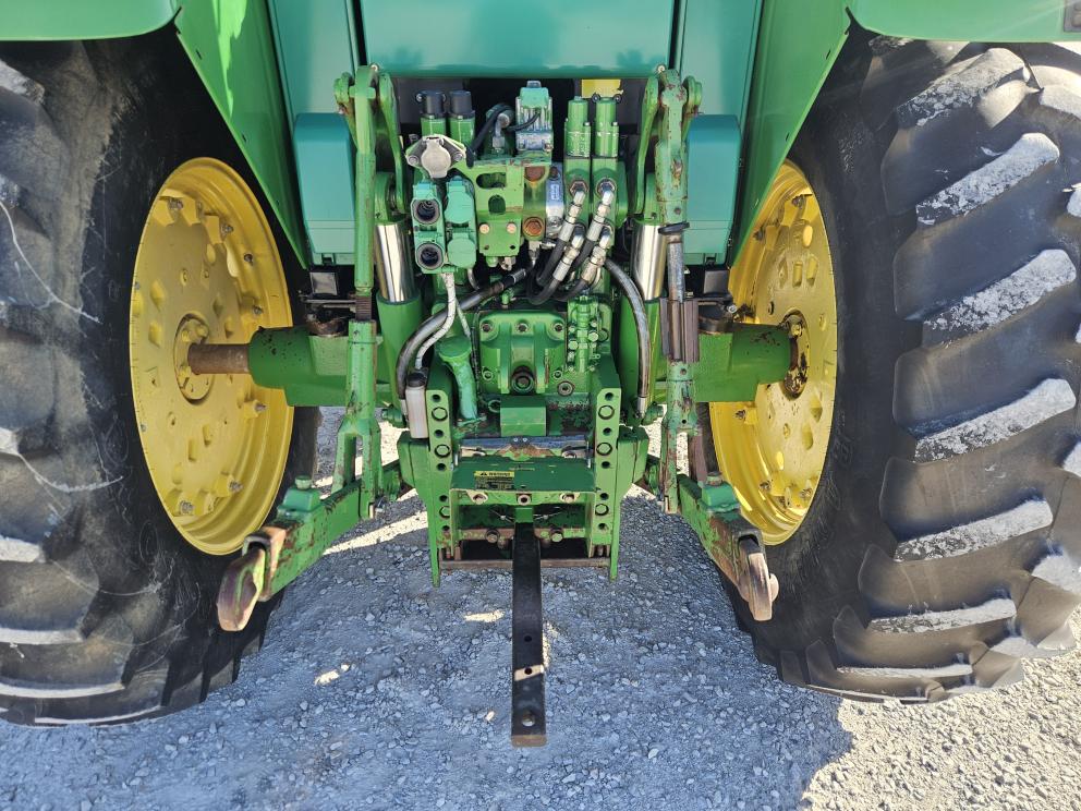 Image for 2002 John Deere 6420