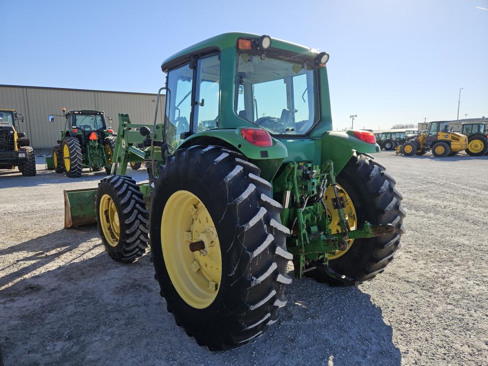 Image for 2002 John Deere 6420