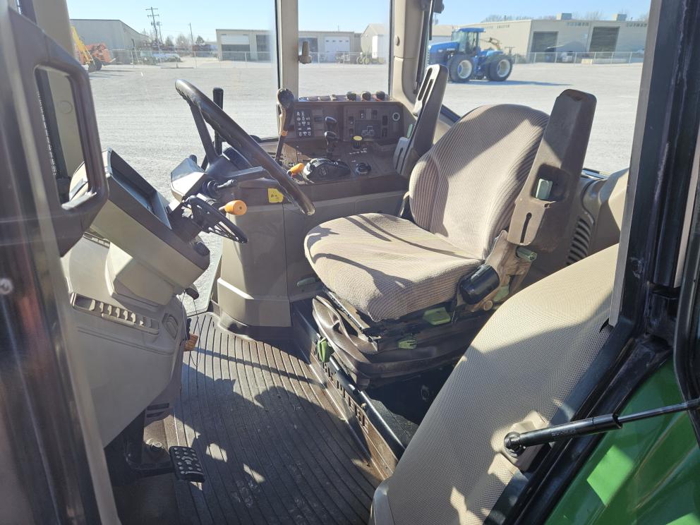 Image for 2002 John Deere 6420