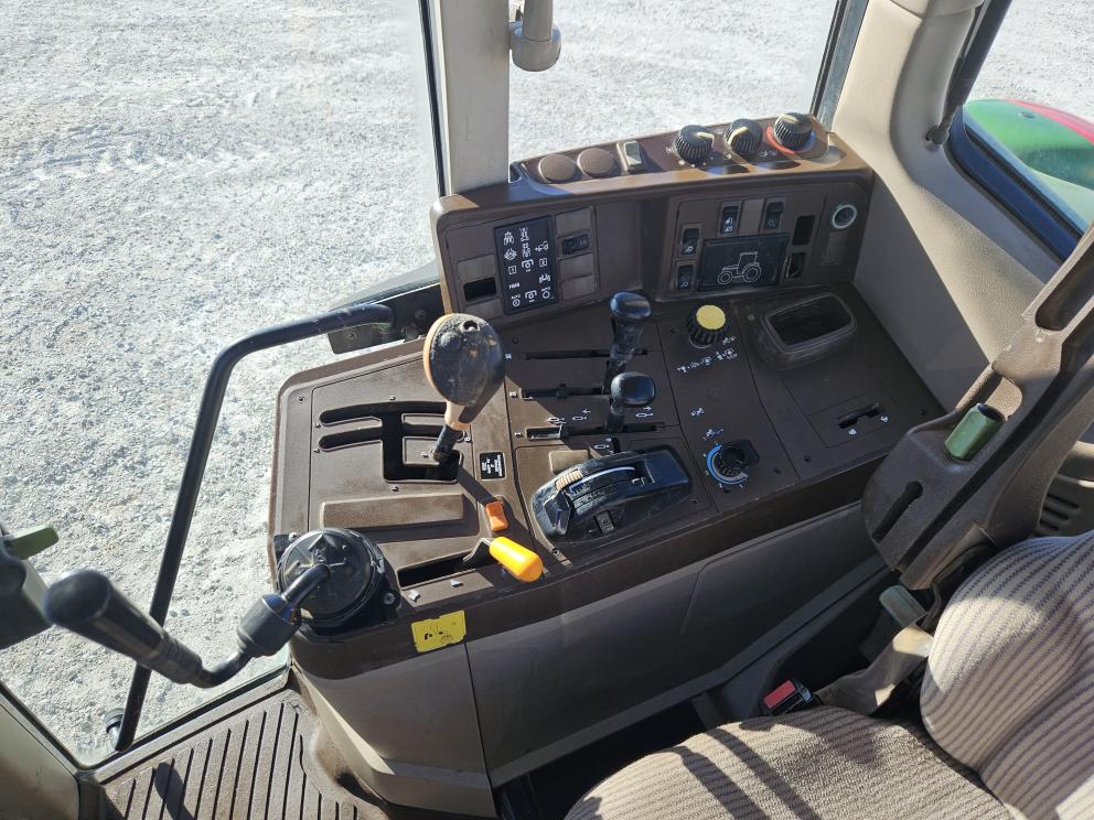 Image for 2002 John Deere 6420