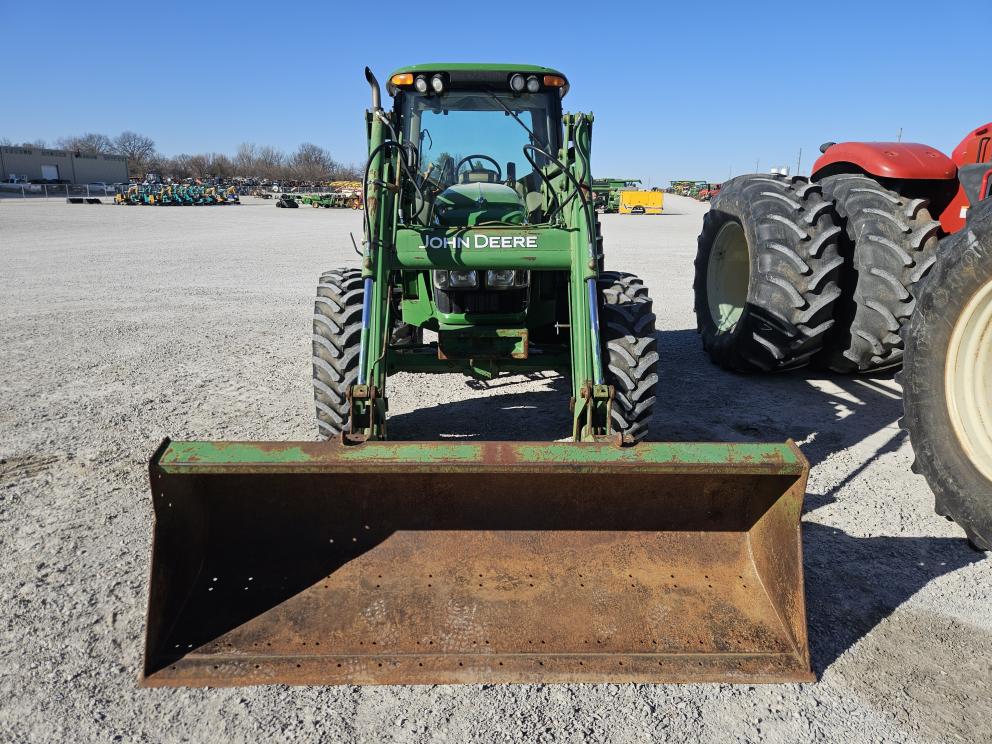 Image for 2002 John Deere 6420