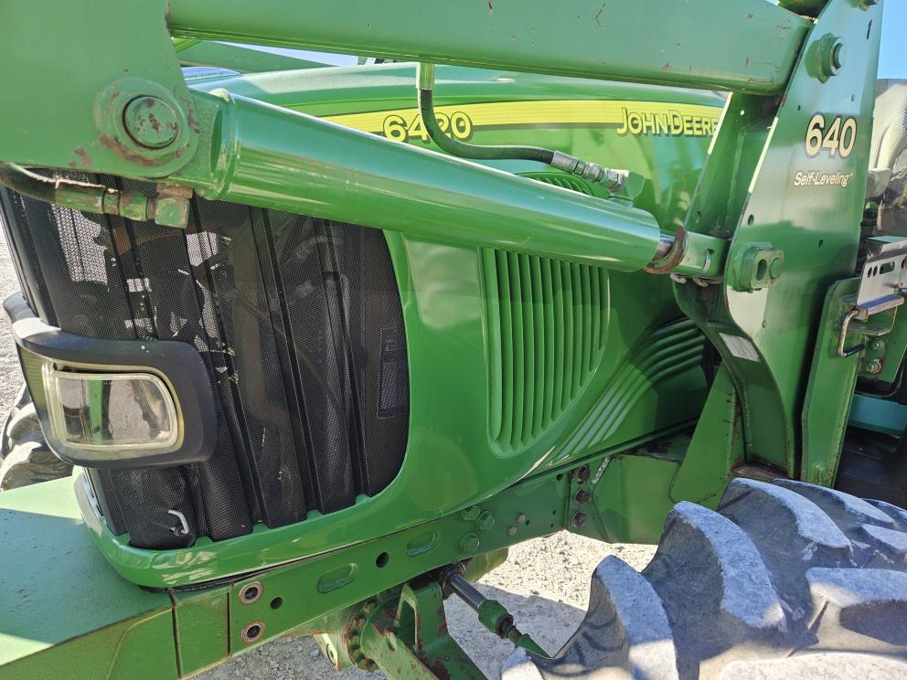 Image for 2002 John Deere 6420