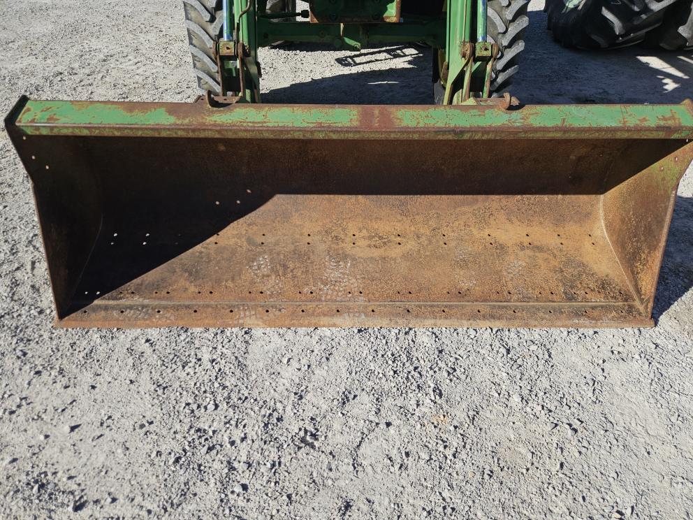 Image for 2002 John Deere 6420