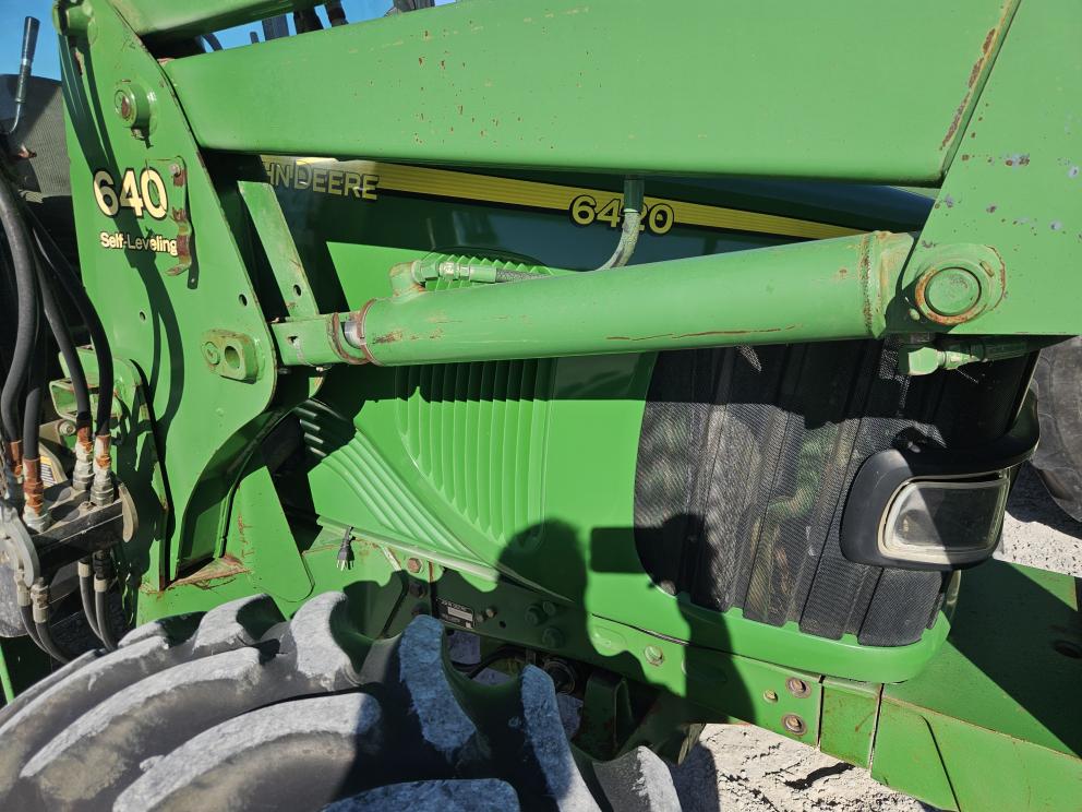 Image for 2002 John Deere 6420