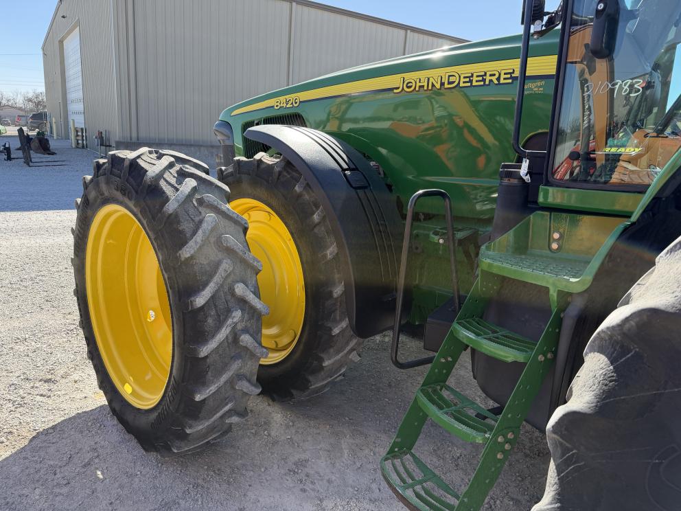 Image for 2004 John Deere 8420