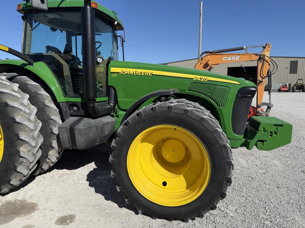Image for 2004 John Deere 8420