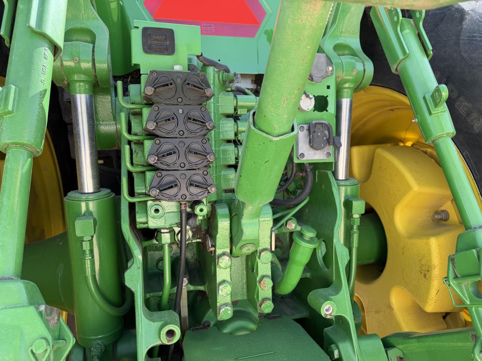 Image for 2004 John Deere 8420