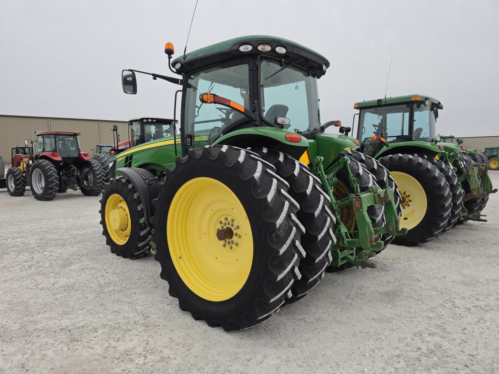 Image for 2011 John Deere 8235R