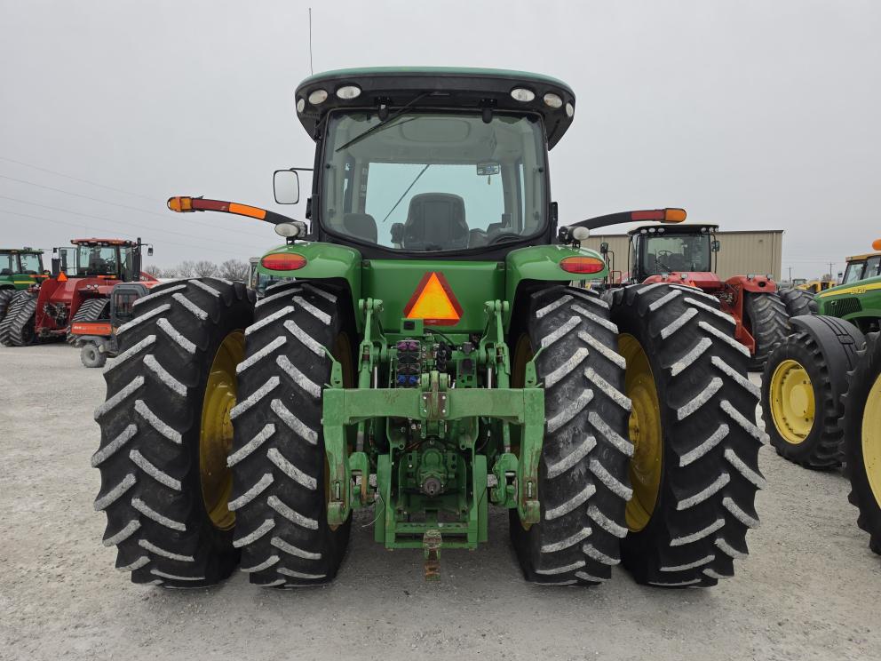 Image for 2011 John Deere 8235R