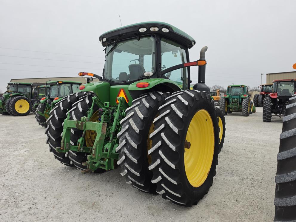 Image for 2011 John Deere 8235R