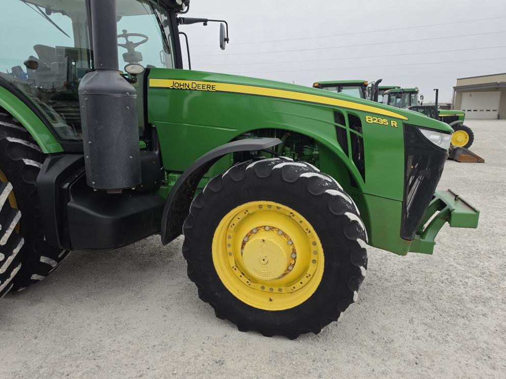 Image for 2011 John Deere 8235R