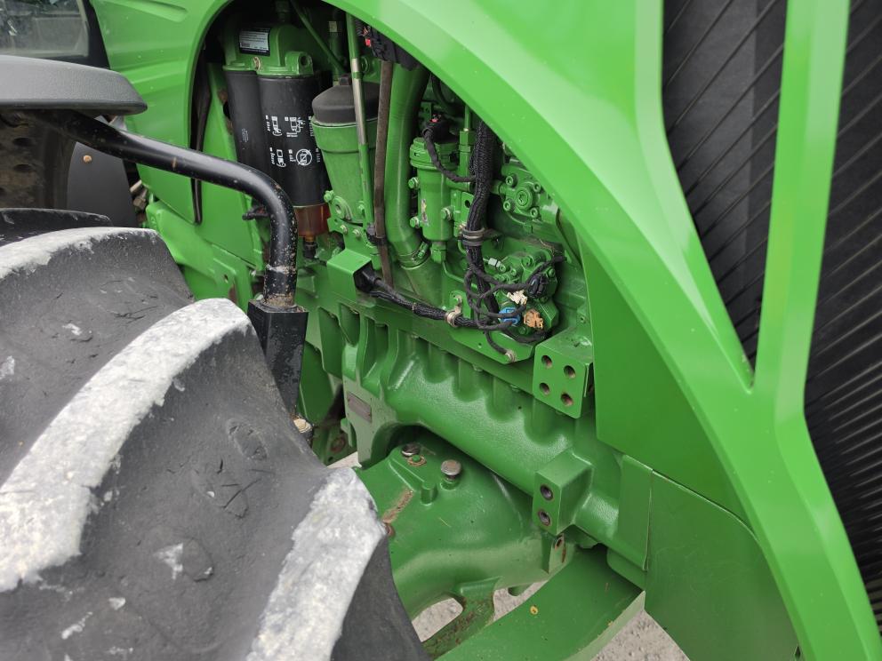 Image for 2011 John Deere 8235R