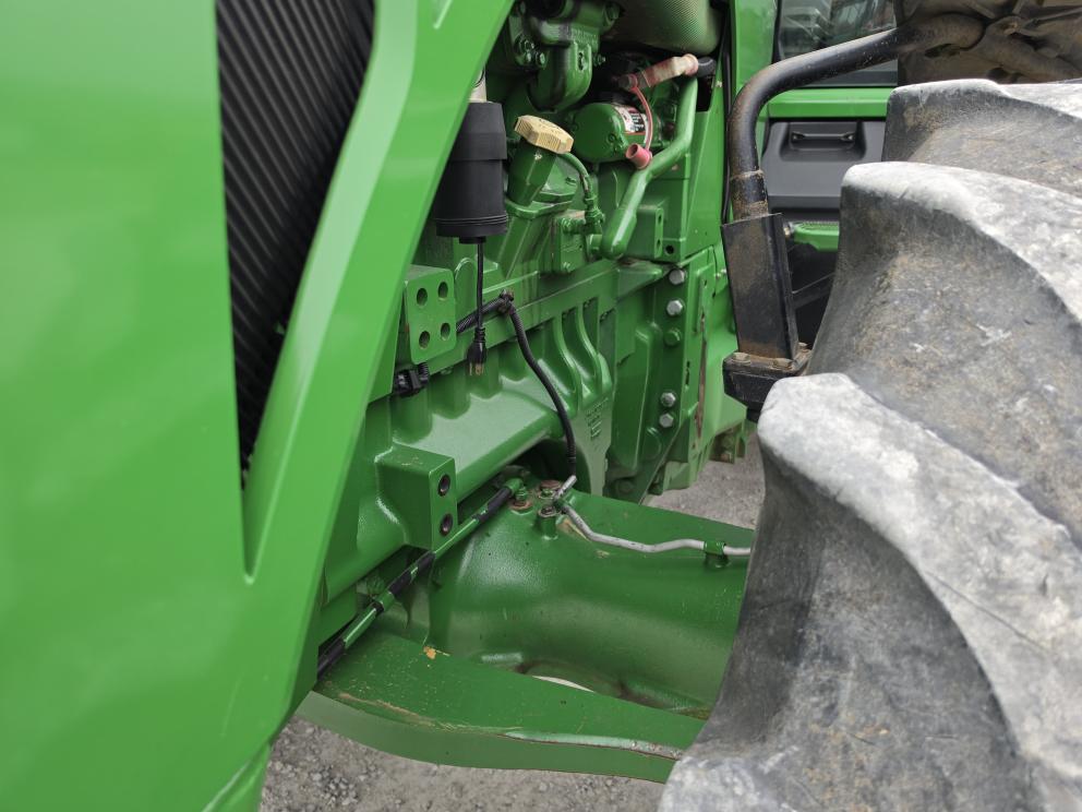 Image for 2011 John Deere 8235R