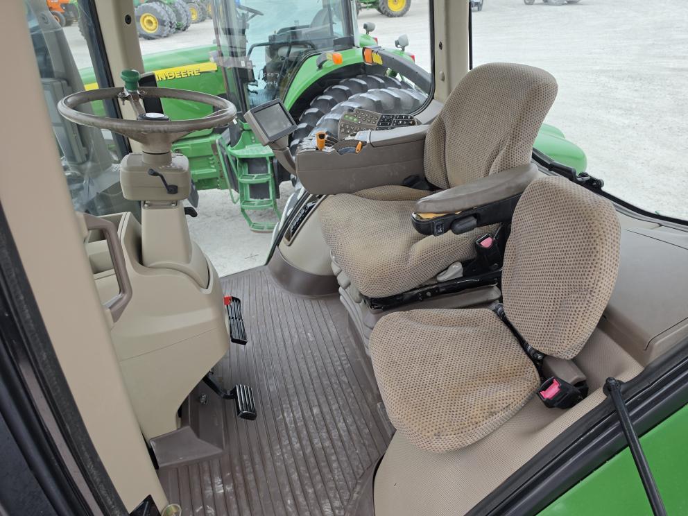 Image for 2011 John Deere 8235R