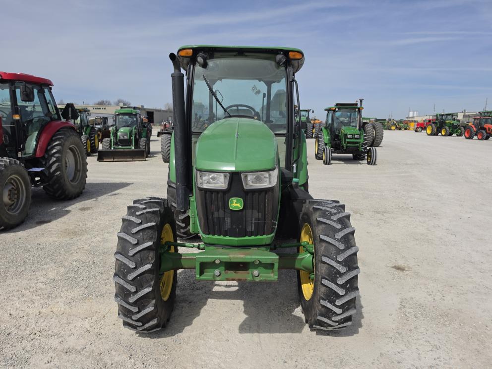 Image for 2019 John Deere 5100E