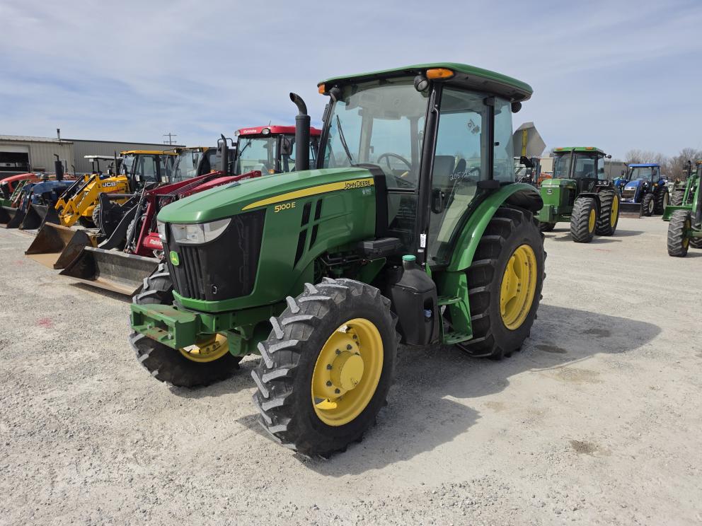 Image for 2019 John Deere 5100E