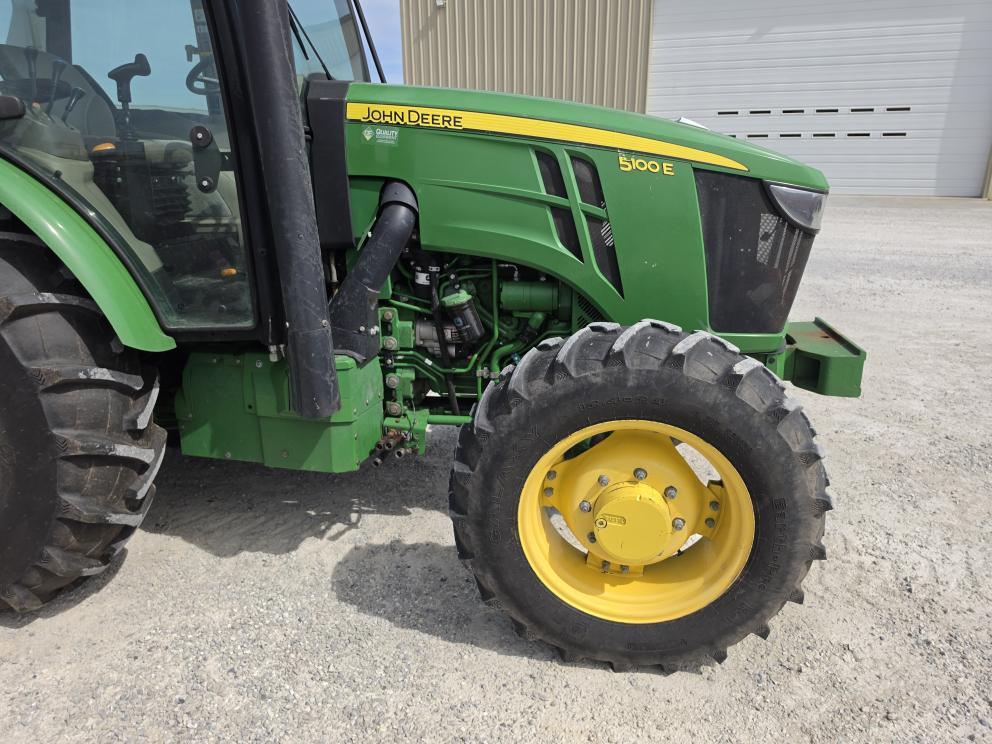 Image for 2019 John Deere 5100E