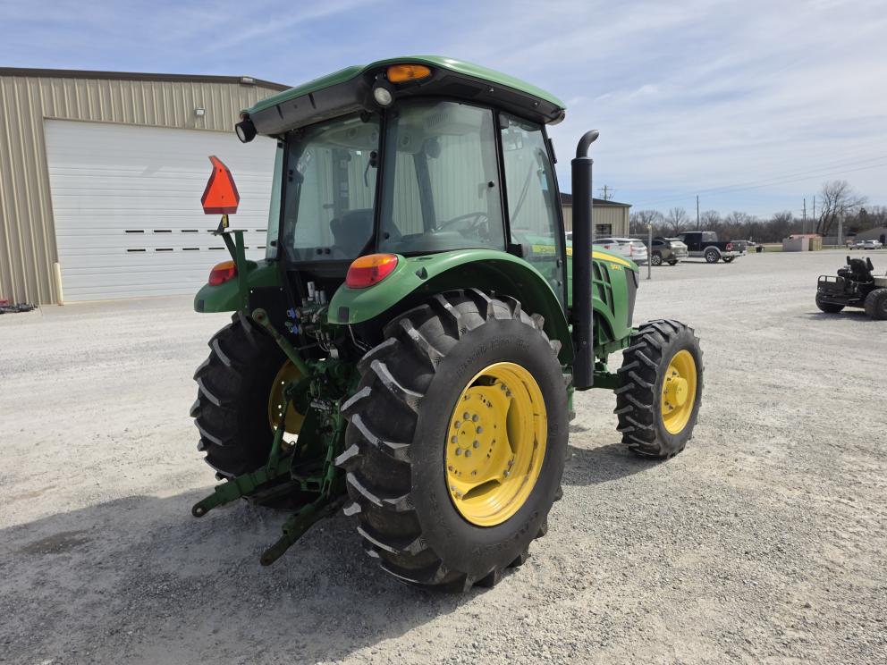 Image for 2019 John Deere 5100E