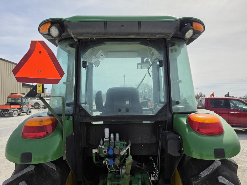 Image for 2019 John Deere 5100E