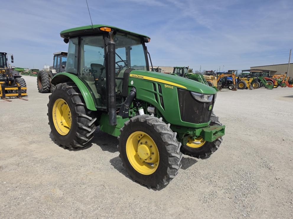 Image for 2016 John Deere 5100E