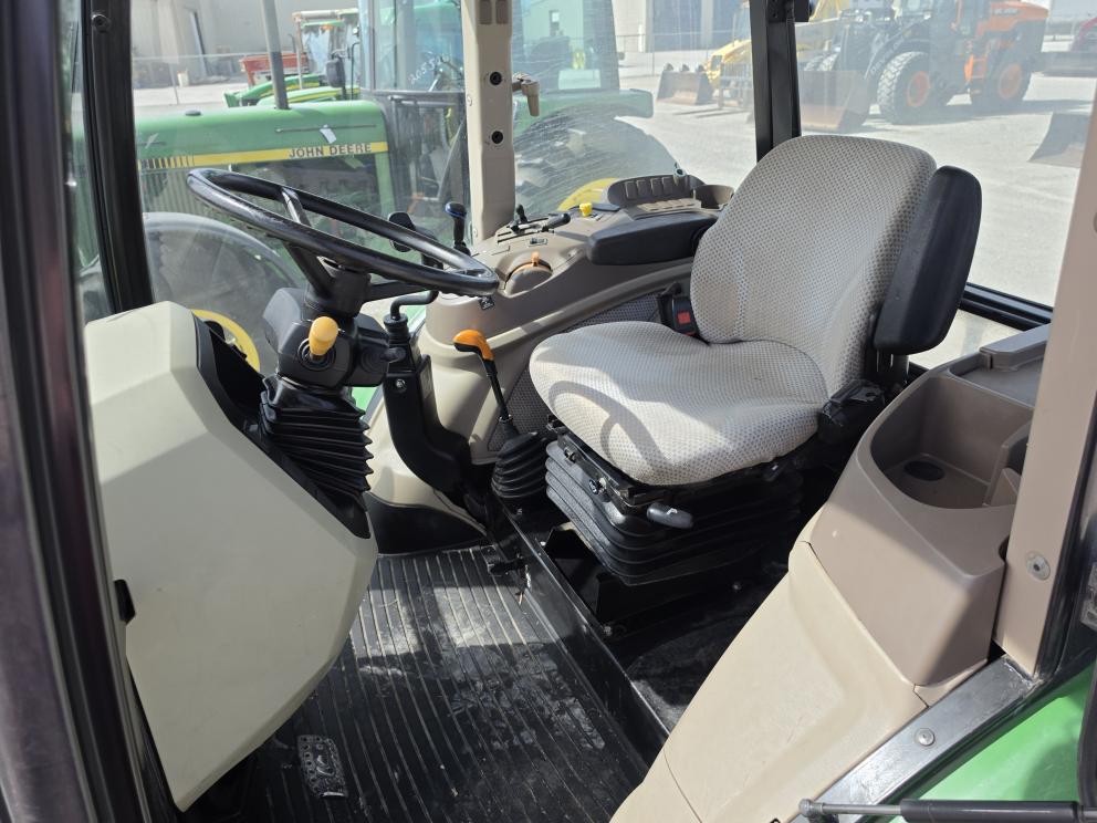 Image for 2016 John Deere 5100E