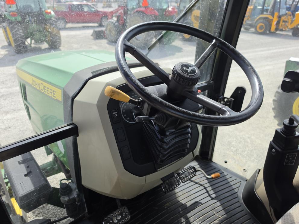Image for 2016 John Deere 5100E