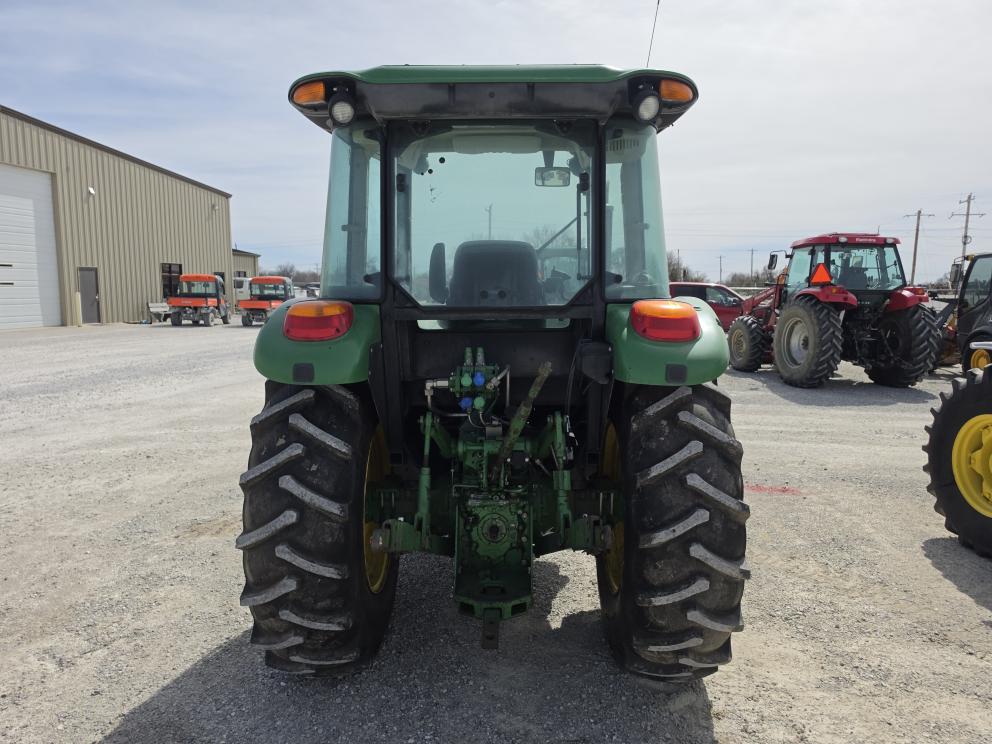 Image for 2016 John Deere 5100E