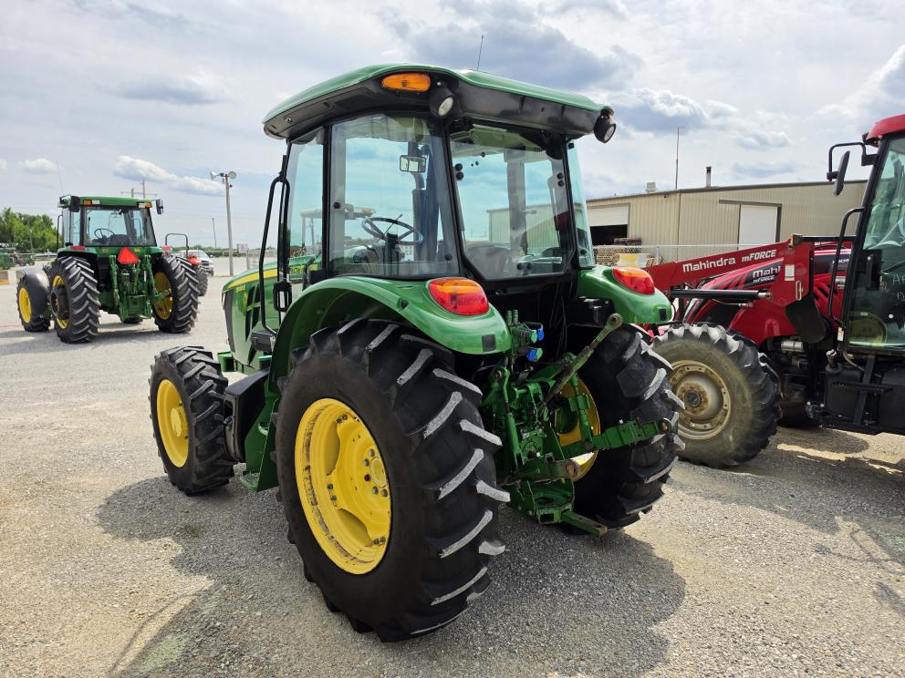 Image for 2016 John Deere 5100E
