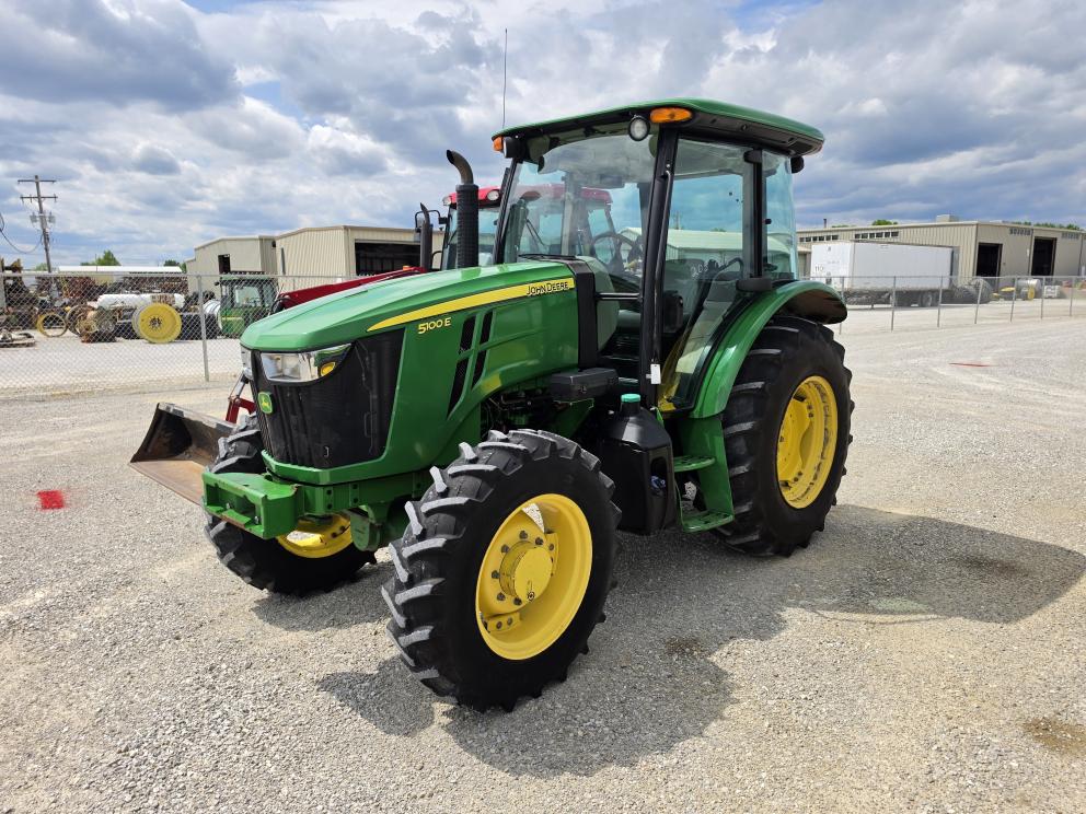 Image for 2016 John Deere 5100E