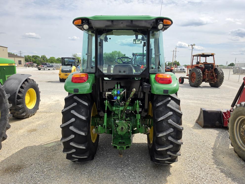 Image for 2016 John Deere 5100E