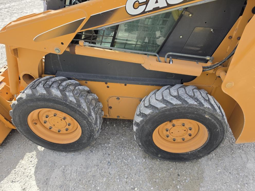 Image for 2005 Case 410