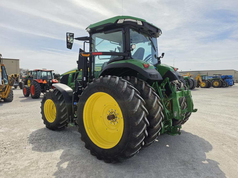 Image for 2021 John Deere 7R 210