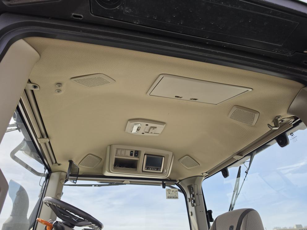 Image for 2021 John Deere 7R 210