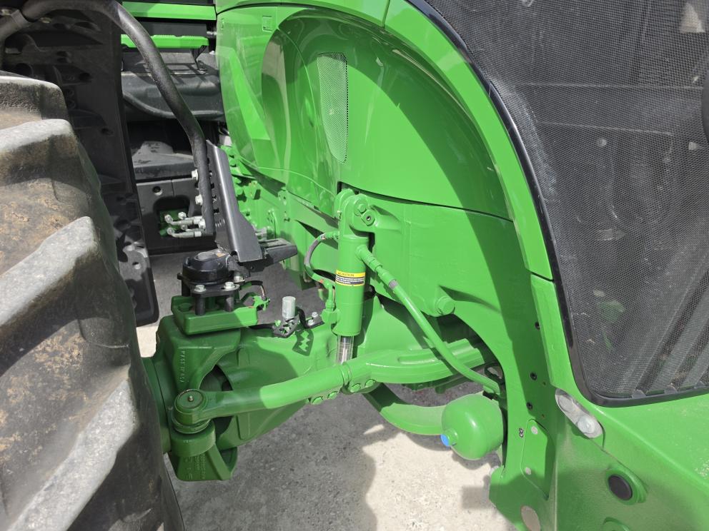 Image for 2021 John Deere 7R 210