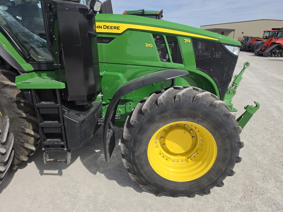 Image for 2021 John Deere 7R 210