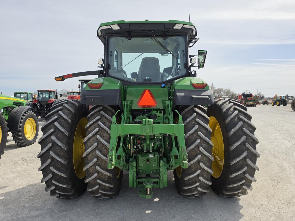 Image for 2021 John Deere 7R 210