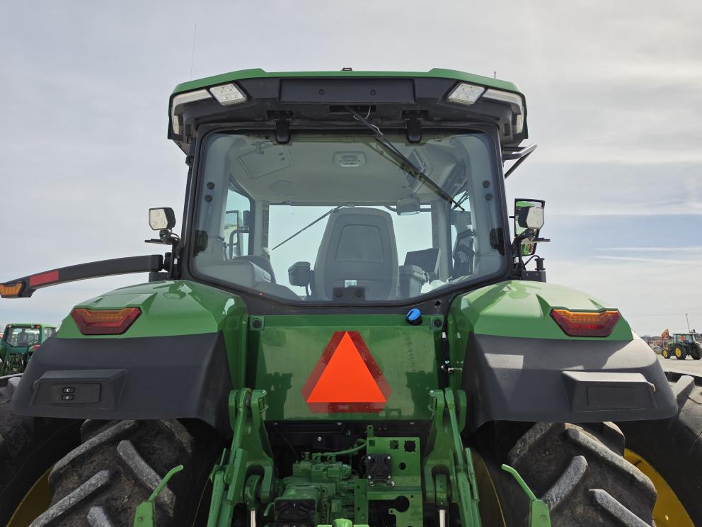 Image for 2021 John Deere 7R 210