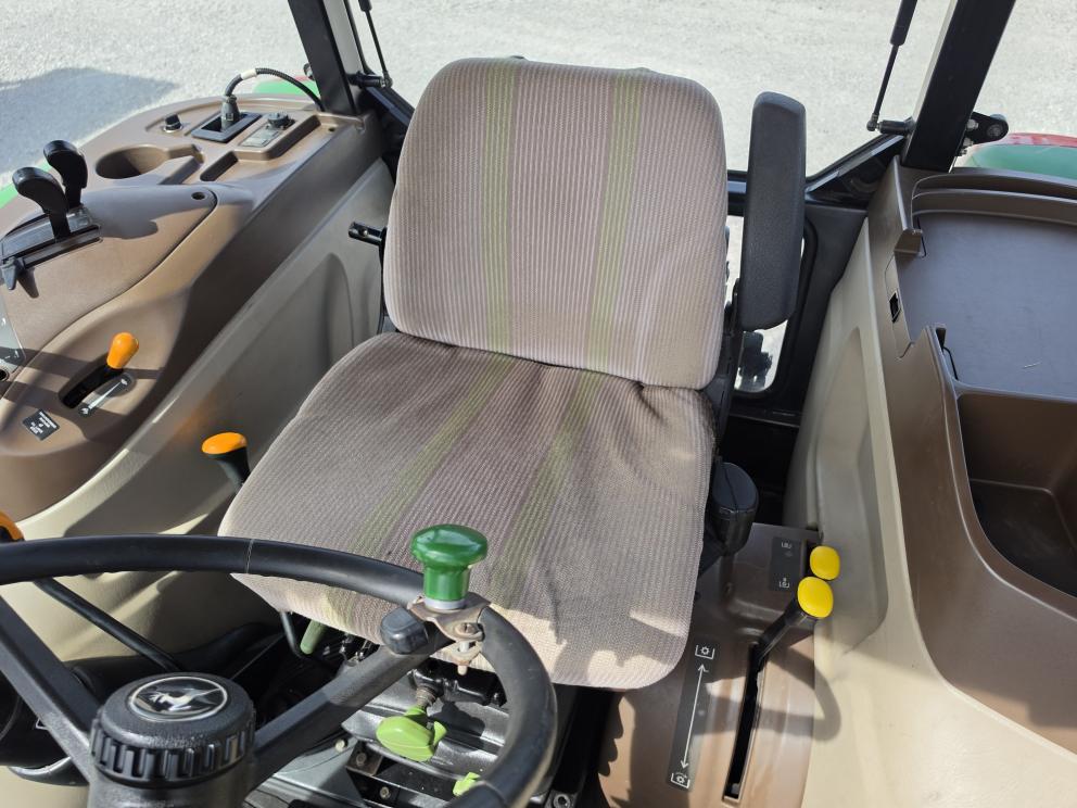 Image for 2005 John Deere 5525