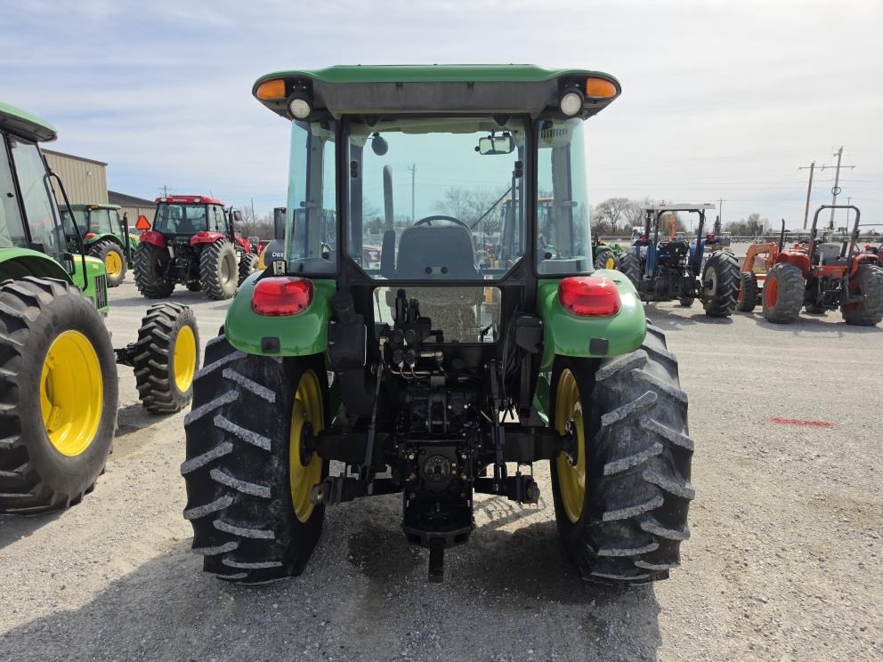 Image for 2005 John Deere 5525