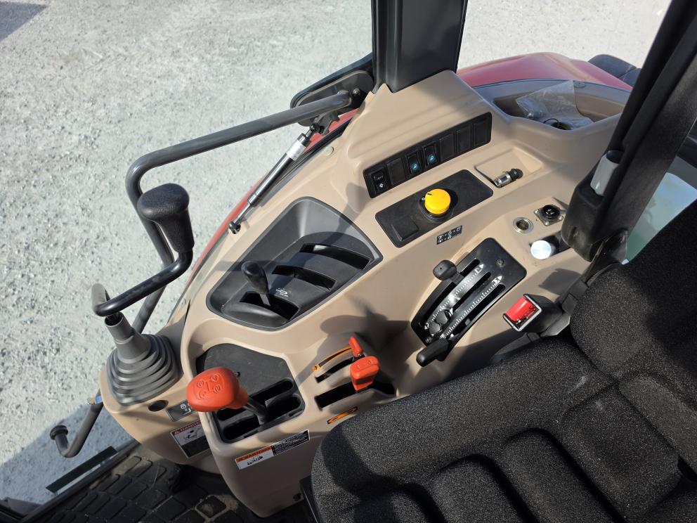 Image for 2022 Kubota M7060