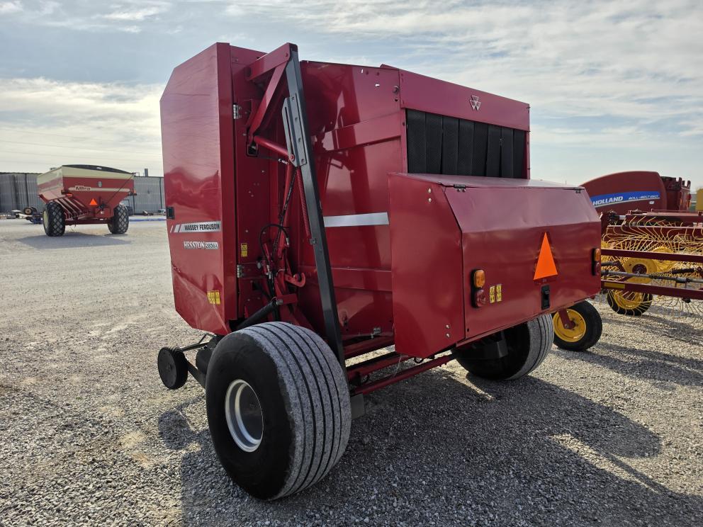 Image for 2012 Massey Ferguson 2856A