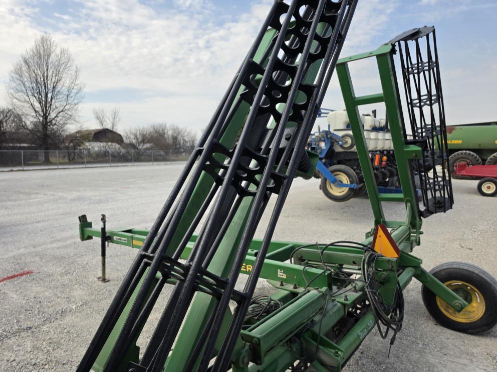 Image for 2004 John Deere 200