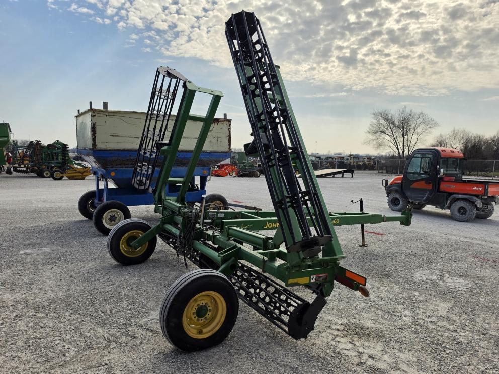 Image for 2004 John Deere 200