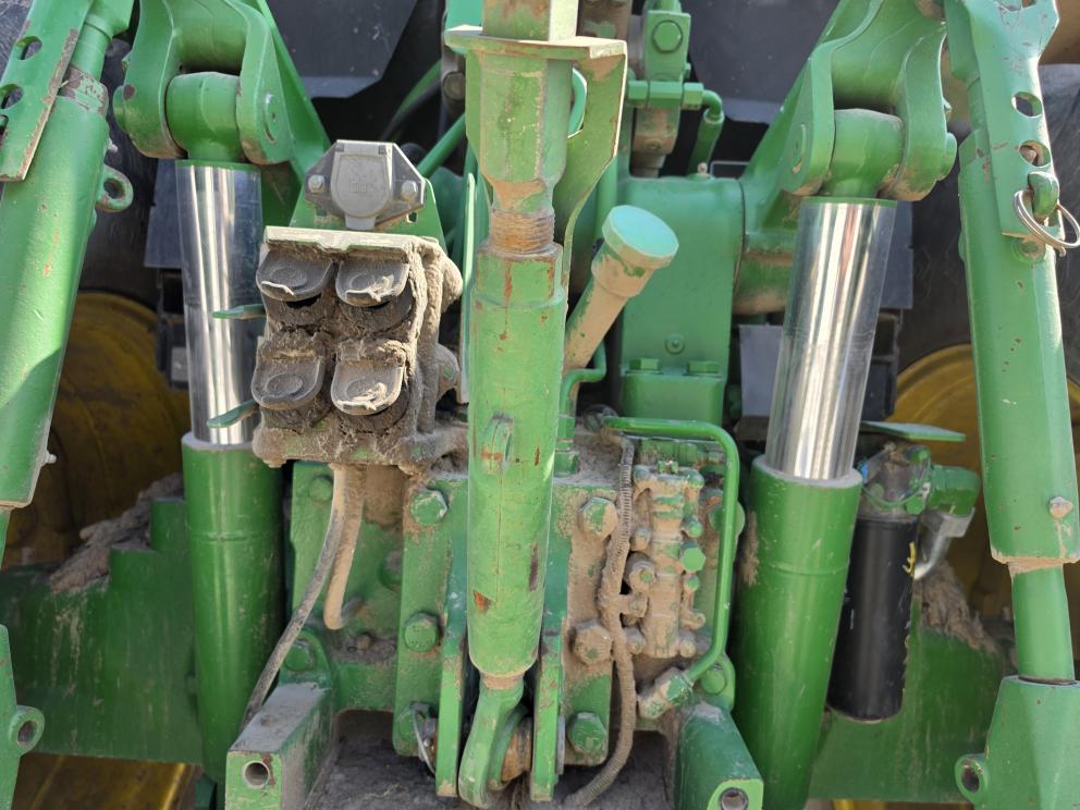 Image for 2002 John Deere 7710