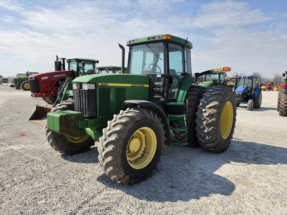 Image for 2002 John Deere 7710