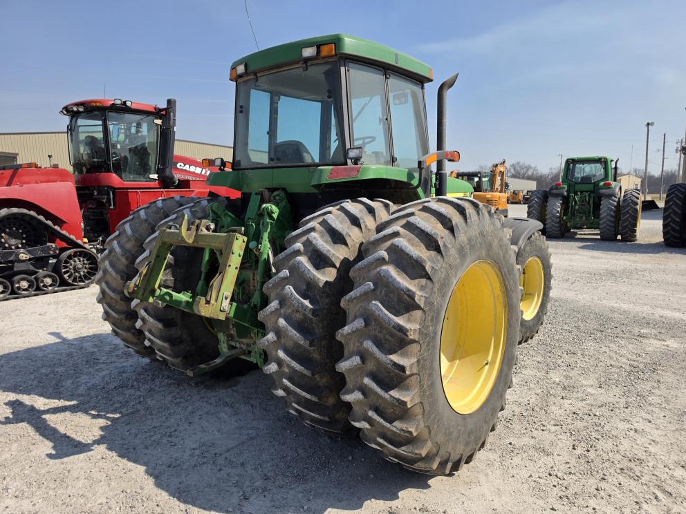 Image for 2002 John Deere 7710