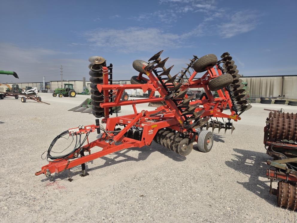 Image for 2012 Kuhn Krause 8200