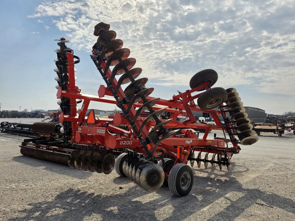 Image for 2012 Kuhn Krause 8200