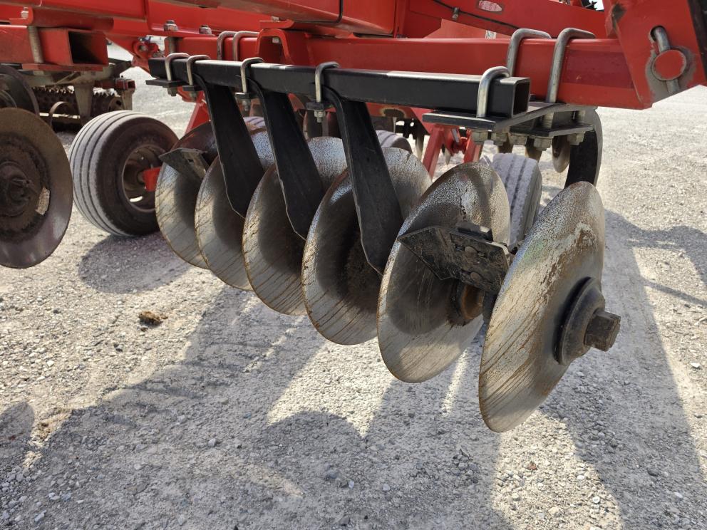 Image for 2012 Kuhn Krause 8200