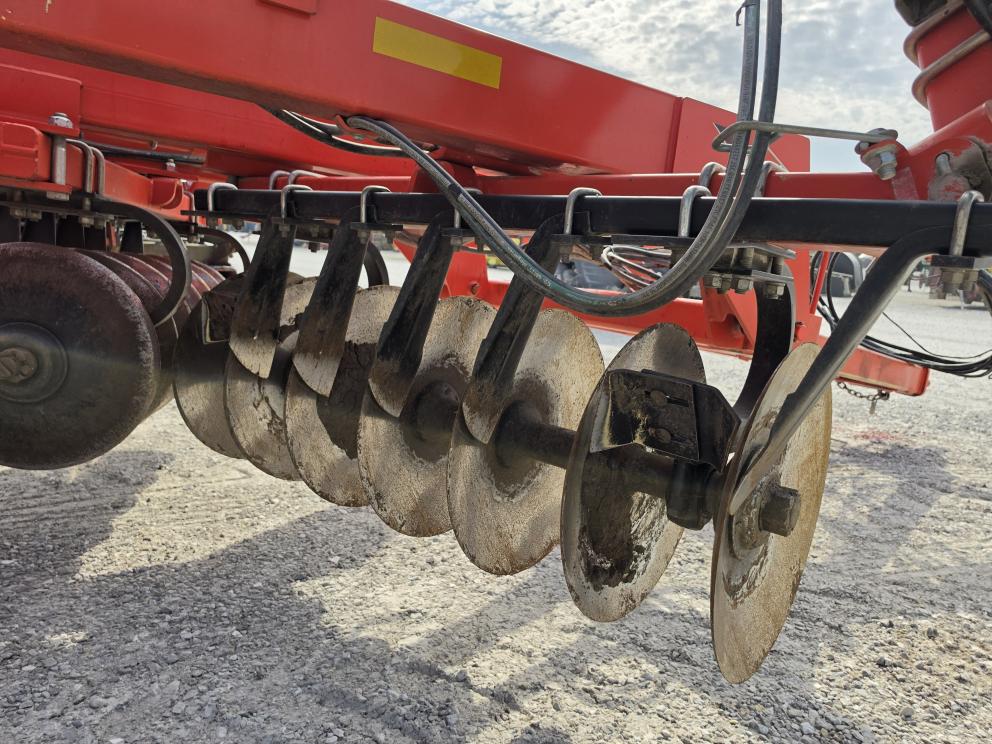 Image for 2012 Kuhn Krause 8200